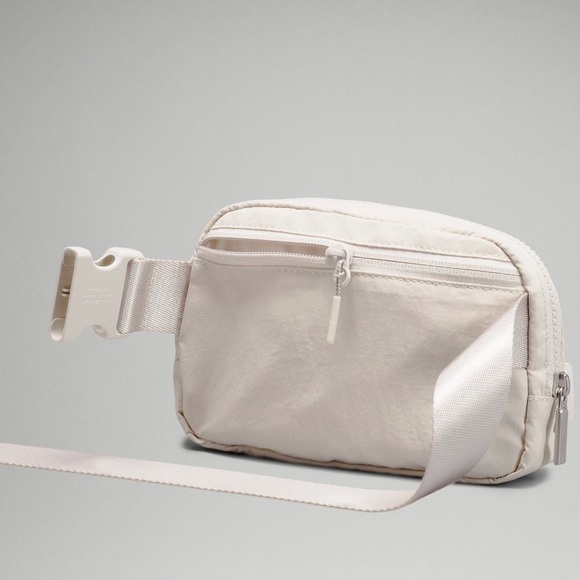 Lululemon 🤍 WHITE OPAL Everywhere Belt Bag - Picture 15 of 15